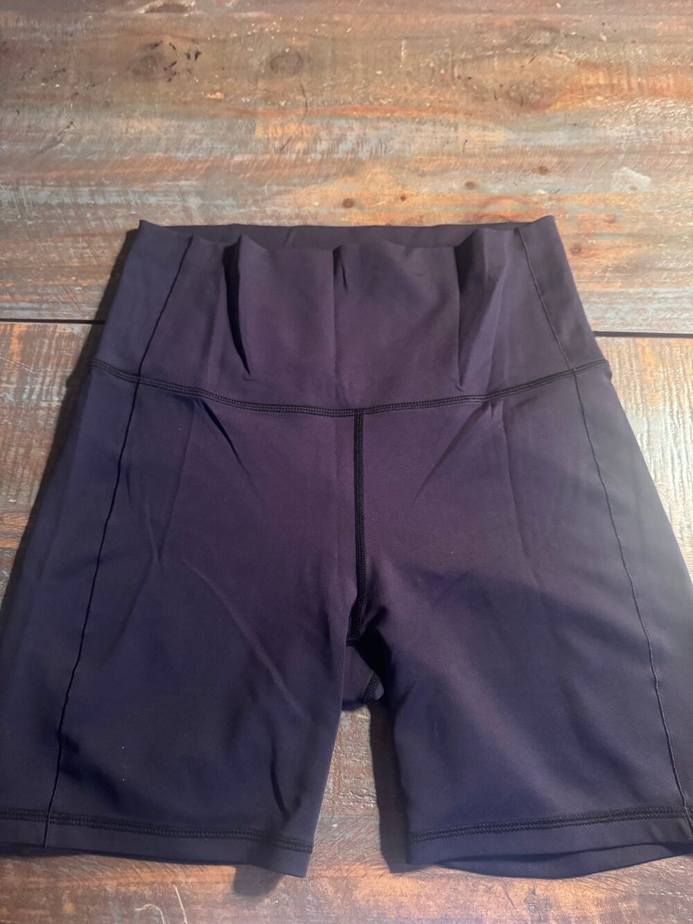 Left on Friday spandex shorts women’s sz l black